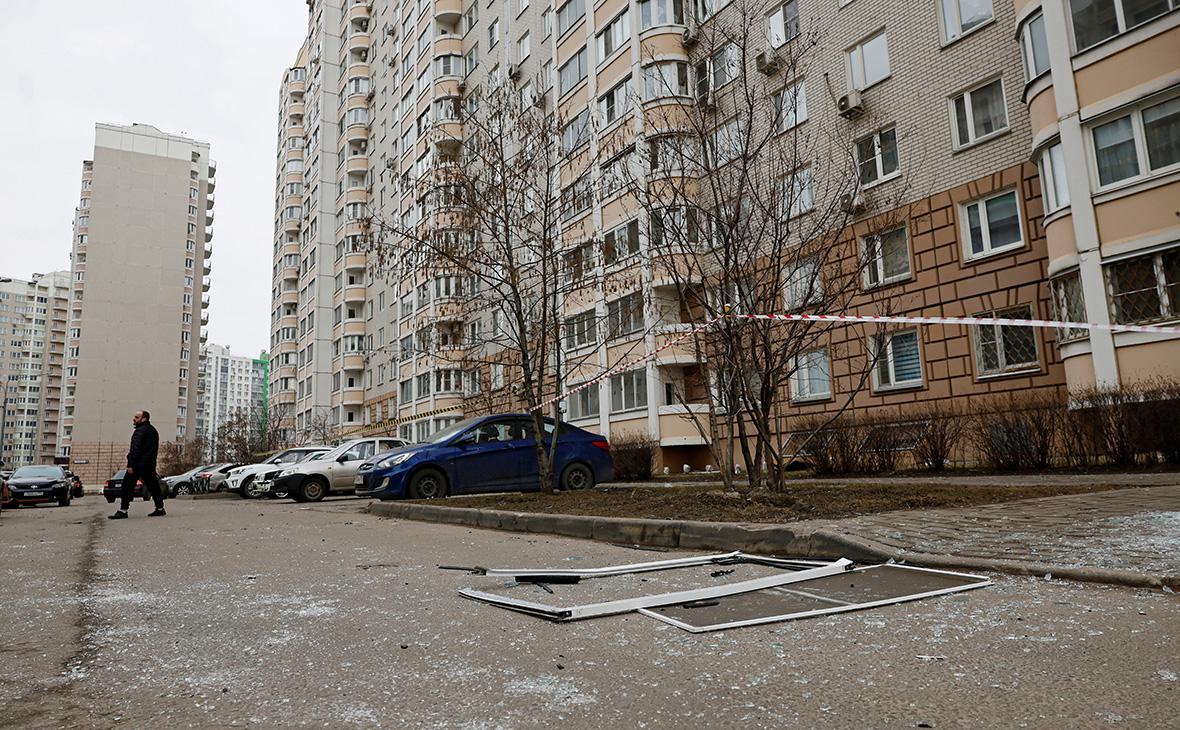 Многоэтажный дом, поврежденный в результате атаки беспилотника, Видное, Московская область, 11 марта 2025 года (Reuters)