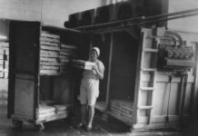 Боевой путь «Фронтовых подруг»: Свердловский хлебомакаронный комбинат отправлял на фронт лапшу, сухари и танки boevoj put frontovyh podrug sverdlovskij hlebomakaronnyj kombinat otpravlyal na front lapshu suhari i tanki-todey-ru-174160761000-0