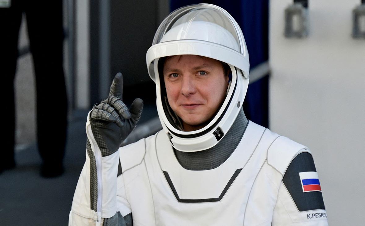 Кирилл Песков покидает Космический центр перед запуском на Международную космическую станцию на мысе Канаверал, Флорида, США, 12 марта 2025 года (Steve Nesius / Reuters)