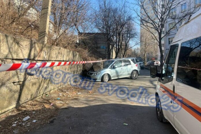 mchs i policziya na ulicze kirova vo vladivostoke obespechivayut bezopasnost zhitelej-todey-ru-174232923200-0