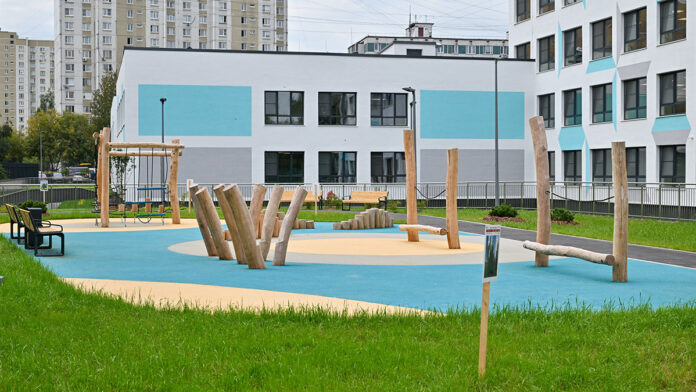 Сергей Собянин посетил здание школы №1190 после реконструкции по московскому стандарту