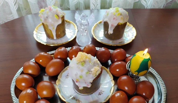 Чем опасно поедание куличей и пасхальных яиц