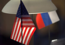 DoubleTableFlagPartnershipUnitedStatesOfAmericaAndRussia