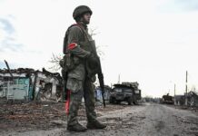 Солдаты ВСУ в панике покидают позиции под Суджей и Гоголевкой Курской области soldaty vsu v panike pokidayut poziczii pod sudzhej i gogolevkoj kurskoj oblasti-todey-ru-174236489800-0