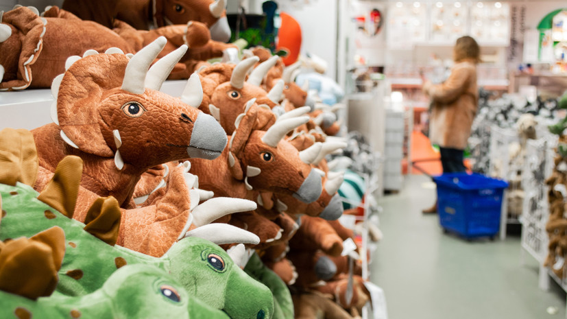 Специалист Смирнов посоветовал покупать игрушки только проверенных производителей