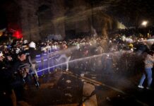 Стамбул демонстрирует единство жителей в защиту Экремa Имамоглу stambul demonstriruet edinstvo zhitelej v zashhitu ekrem imamoglu-todey-ru-174259263000-0