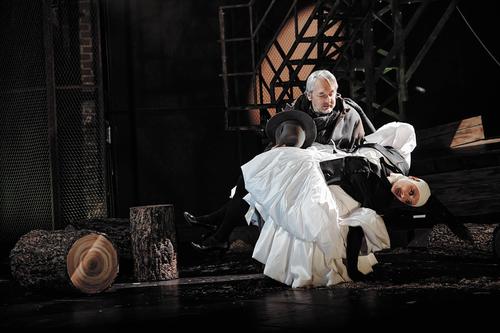 Театр Пушкина предлагает удачную «Сделку»