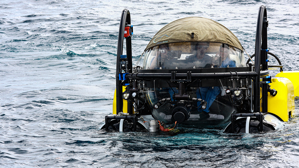 РИА Новости: Пятеро россиян погибли при крушении батискафа у Хургады