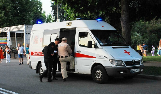 Сломала челюсть и лишилась зубов: подросток на самокате покалечил звезду "Ленкома" Митрошину