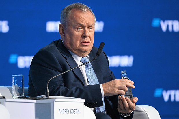 Андрей Костин