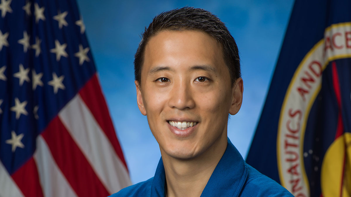 Астронавт NASA Ким рассказал, какую русскую песню послушает перед полетом на МКС