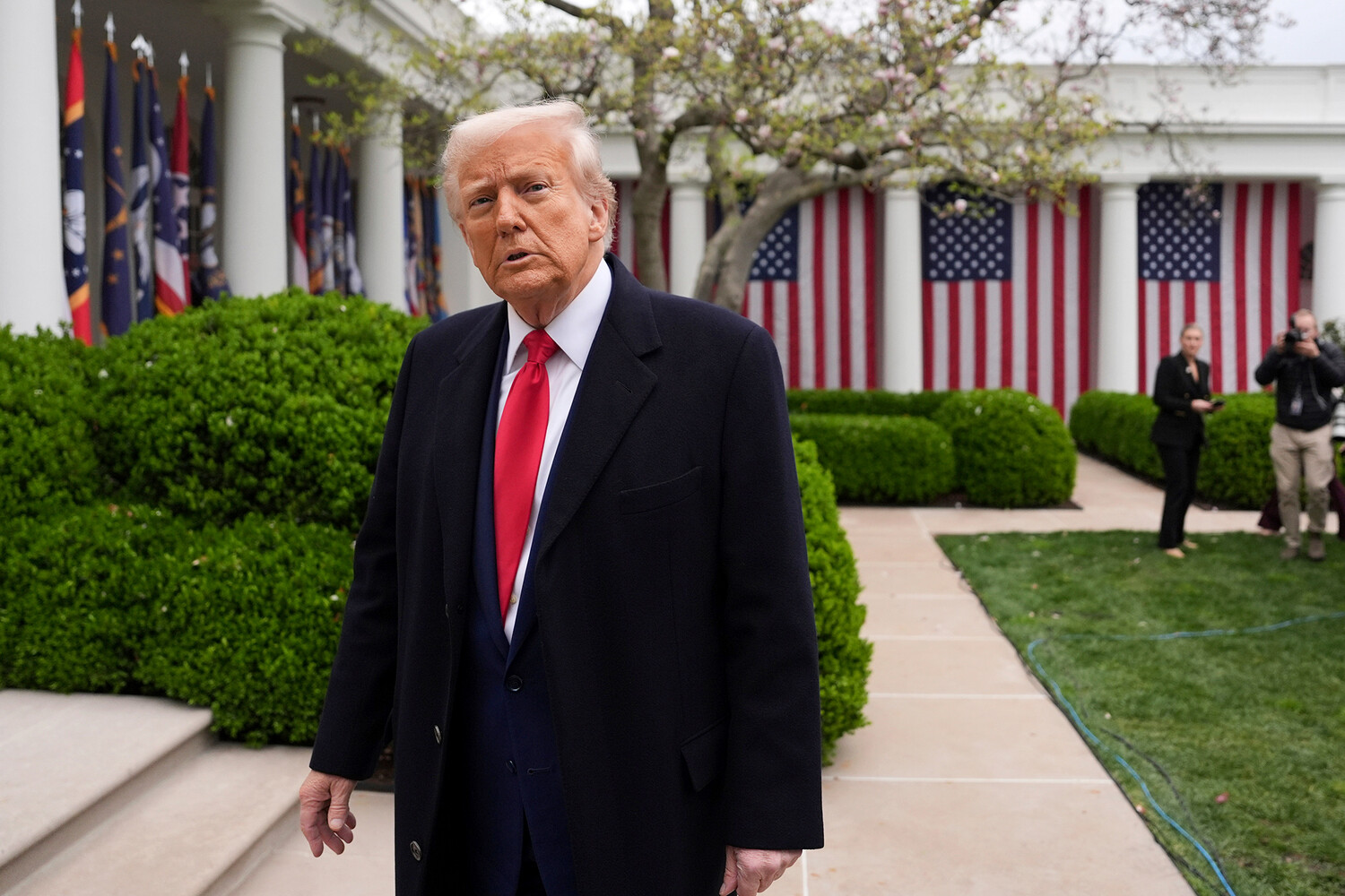 Дональд Трамп усиливает риторику о Путине, Зеленском и тупике Белого дома-0