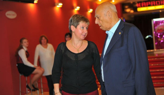 "Мне понравились": юркие молодые арабы удовлетворили красивую вдову Этуша