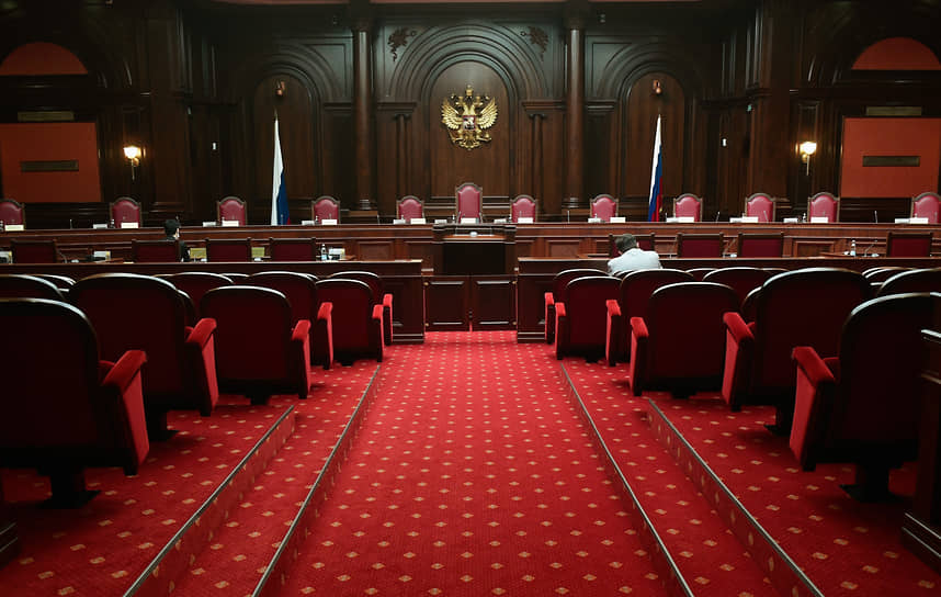 КПРФ Санкт-Петербурга добивается отмены ковидных ограничений через Верховный суд-0