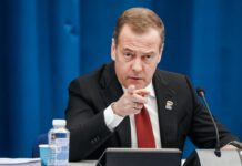 Медведев и Гашек обсудили угрозы, НХЛ и скандал в МОК medvedev i gashek obsudili ugrozy nhl i skandal v mok-todey-ru-174532002500-0
