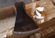 Михаил из Комсомольска-на-Амуре - трагедия в семье и надежды на выздоровление Топор и заготовкаМастерская древо