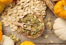 mihail kutushov i vera serezhina delyatsya polzoj tykvennyh semechek-todey-ru-174558906600-0