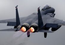 На авианосце США произошло ЧП, когда F/A-18E упал в Красное море na avianoscze ssha proizoshlo chp kogda 18 upal v krasnoe more-todey-ru-174588320500-0