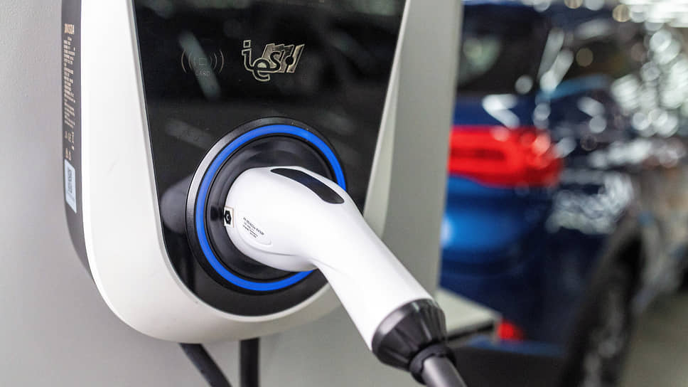 Глава Минпромторга Татарстана предложил пустить электрокары на полосу общественного транспорта