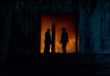 Пожарные ГУ МЧС Приморья спасли пять человек на улице Днепровская во Владивостоке pozharnye gu mchs primorya spasli pyat chelovek na ulicze dneprovskaya vo vladivostoke-todey-ru-174420288400-0