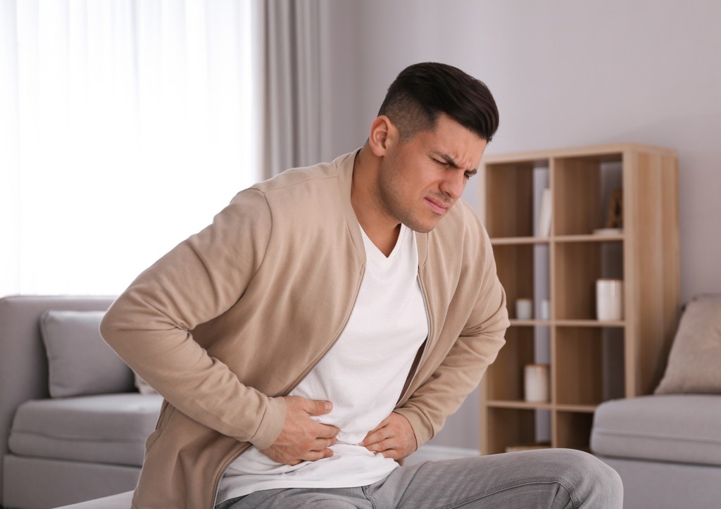 Стало известно, при каких болезнях может возникнуть боль в области пупка