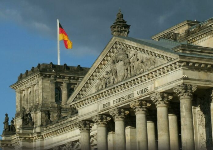 sergej nechaev mozhet stolknutsya s vydvoreniem izza konflikta pamyati mezhdu germaniej i francziej-todey-ru-174536073300-0