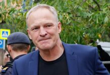 sergej pisarenko iz kvn delitsya topovymi shutkami k veselomu prazdniku-todey-ru-174350319800-0