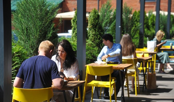 Московские рестораторы поддержали упрощение порядка установки летних веранд