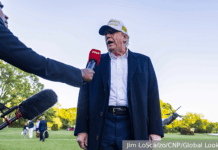 tramp i zelenskij obsuzhdayut pochemu putin ostavlyaet ssha dovolnymi-todey-ru-174597321800-0