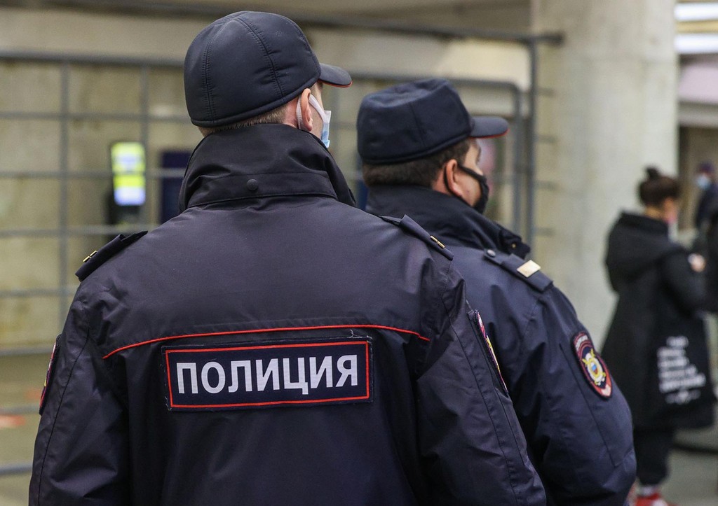 Сотрудники полиции