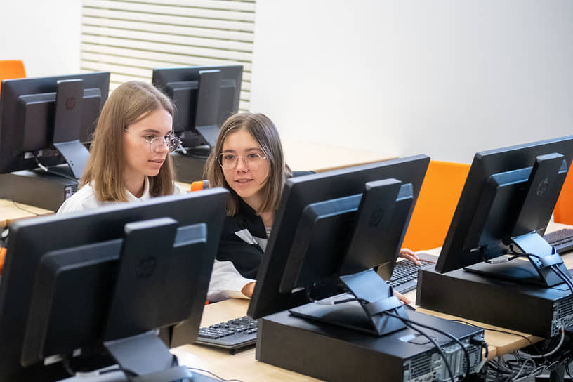 Защита Госуслуг и ЕГЭ - Angara SOC против киберугроз в образовании-0