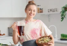 Александр Марголенко рекомендует экономную окрошку и новые летние супы aleksandr margolenko rekomenduet ekonomnuyu okroshku i novye letnie supy-todey-ru-174859316500-0