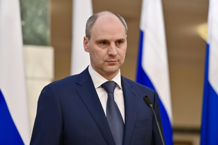 Денис Паслер подчеркивает важность памяти о подвиге ВОВ и поддержку участников спецоперации в Свердловской области-0