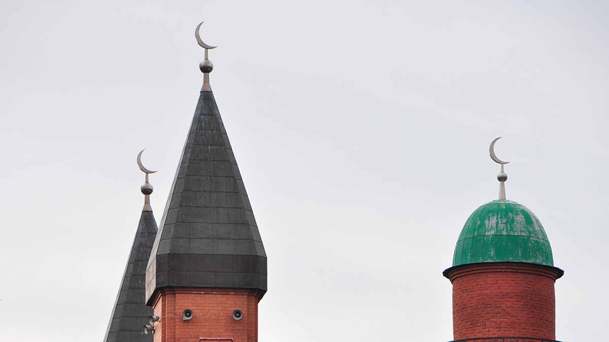 На Кавказе несколько девушек в хиджабах подрались у мечети