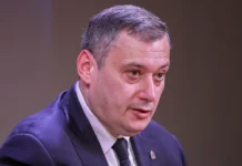 Хинштейн, Смирнов и Дедов оказались в центре коррупционного скандала в Курской области hinshtejn smirnov i dedov okazalis v czentre korrupczionnogo skandala v kurskoj oblasti-todey-ru-174704907200-0