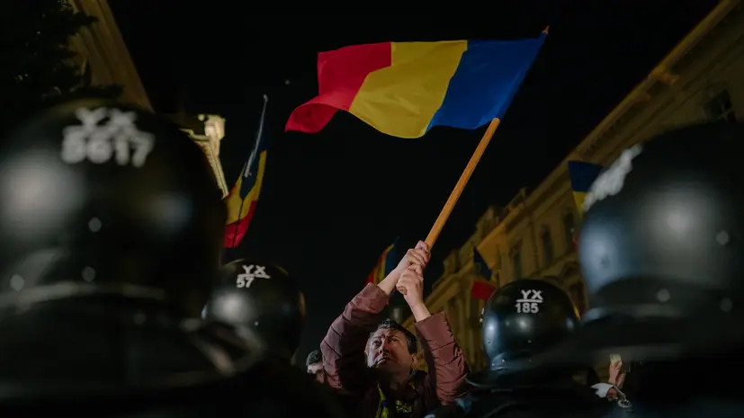 Politico: в Румынии готовили госпереворот после отмены победы Джеорджеску