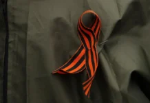 mat iz obninska prinesla izvineniya za postupok syna s georgievskoj lentoj-todey-ru-174697813200-0