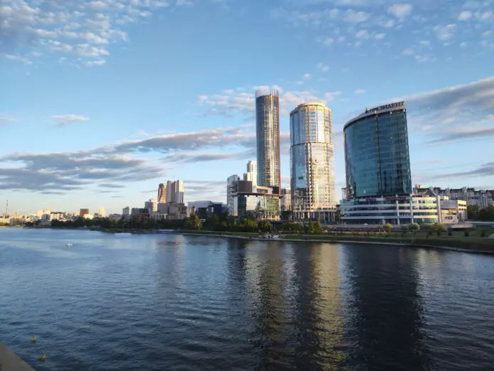 МегаФон выделил Екатеринбург среди лидеров по аренде жилья в России-0