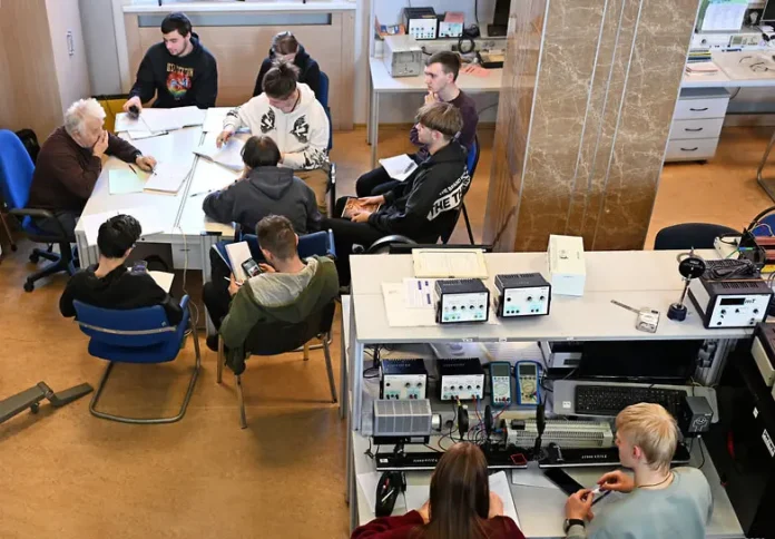 minobrnauki zapuskaet lgotnye kredity dlya prioritetnyh napravlenij s 2025 goda-todey-ru-174784059400-0