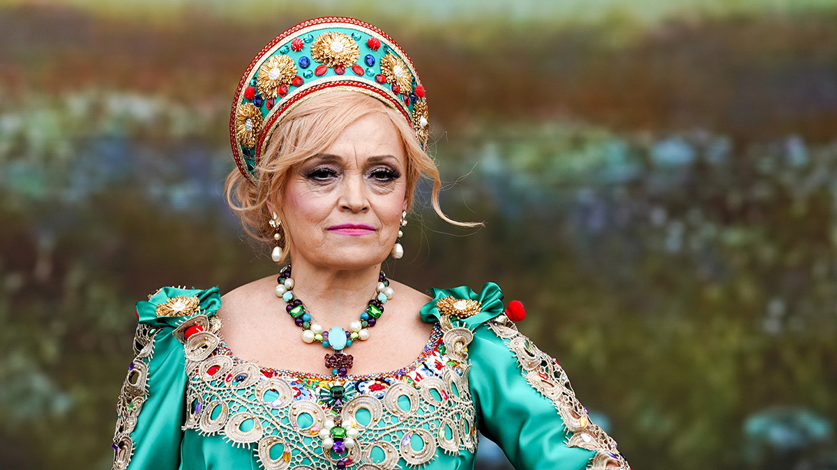 Mash: Поклонница напала на Надежду Кадышеву после концерта в Иванове