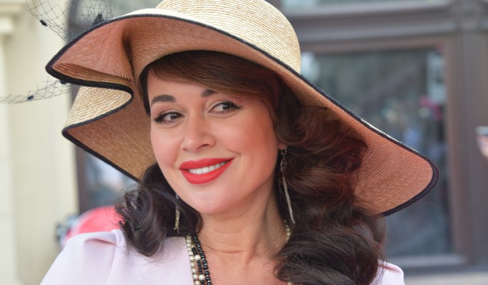 Господи, помилуй! Дочь почернела от горя после информации о последних днях Заворотнюк