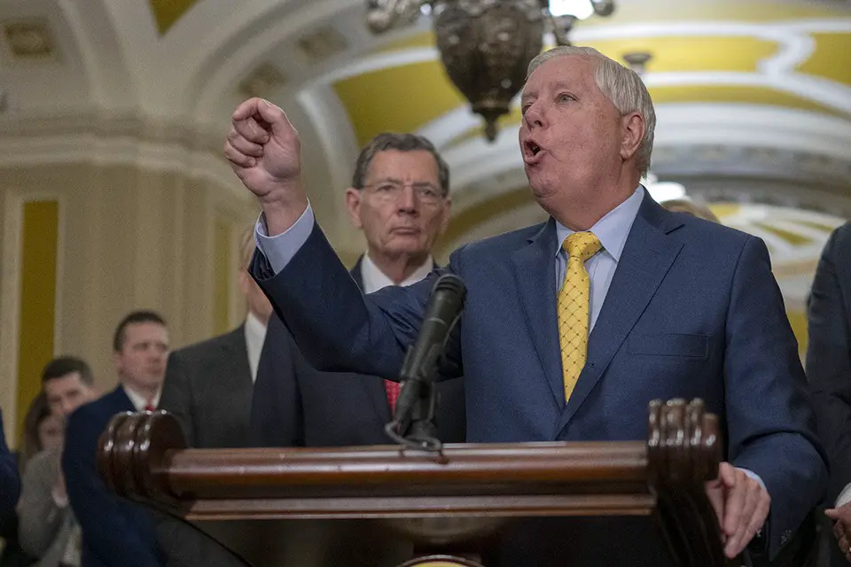 Сенатор-республиканец Линдси Грэм* активно продвигает свой законопроект, направленный на введение новых санкций против России.