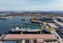 Судоверфь «Звезда» и Роснефть увековечили подвиг Михаила Егорова и Мелитона Кантария sudoverf zvezda i rosneft uvekovechili podvig mihaila egorova i melitona kantariya-todey-ru-174670617700-0