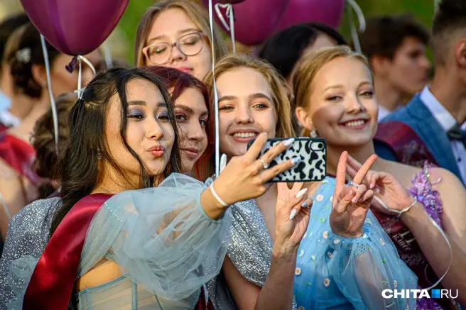Выпускные вечера пройдут уже в июне | Источник: Олег Фёдоров / CHITA.RU