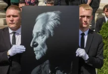 Юрий Григорович и Алёна Сердюкова рассказывают о Большом театре yurij grigorovich i alyona serdyukova rasskazyvayut o bolshom teatre-todey-ru-174800268600-0