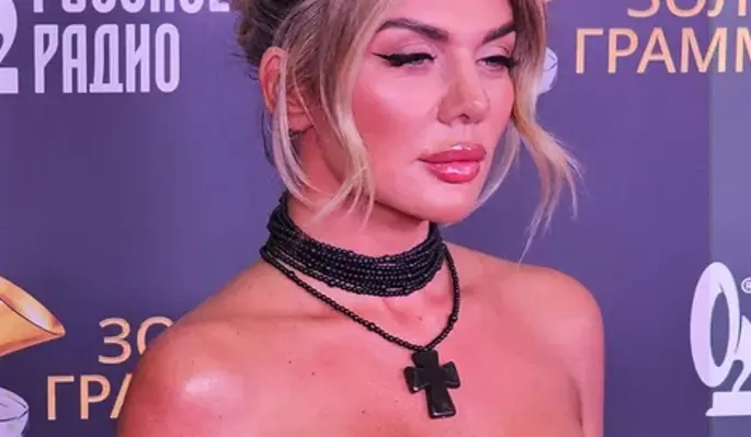 Седокова после трагического ухода бывшего мужа попала в больницу и разгневала людей