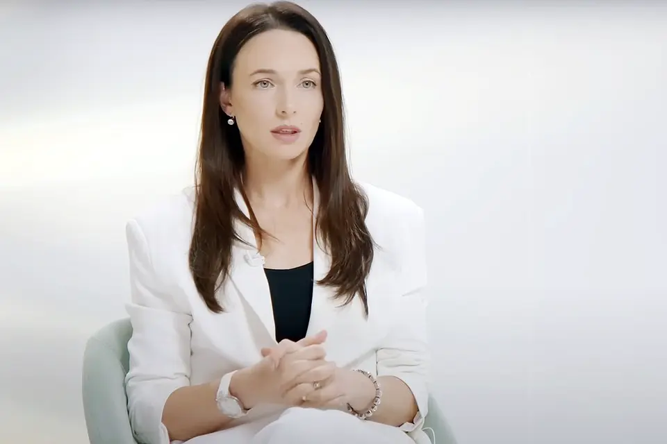 В эпоху, когда каждый второй актер делает карьеру в соцсетях, Анна Снаткина принципиально держится от них в стороне