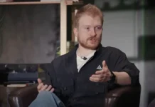 Данила Поперечный и Руслан Белый обсуждают новые горизонты эмиграции danila poperechnyj i ruslan belyj obsuzhdayut novye gorizonty emigraczii-todey-ru-174890917700-0