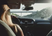 Михаил Колодочкин и эксперты обсуждают новый закон ЛДПР о тонировке стекол mihail kolodochkin i eksperty obsuzhdayut novyj zakon ldpr o tonirovke stekol-todey-ru-174886137200-0