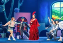 На сцене РАМТа раскрылись таланты школьных коллективов театрального фестиваля «Живая сцена» na sczene ramta raskrylis talanty shkolnyh kollektivov teatralnogo festivalya zhivaya sczena-todey-ru-174895262100-0